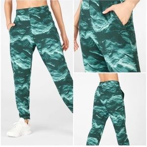Fabletics Cloe Slim Sweatpant